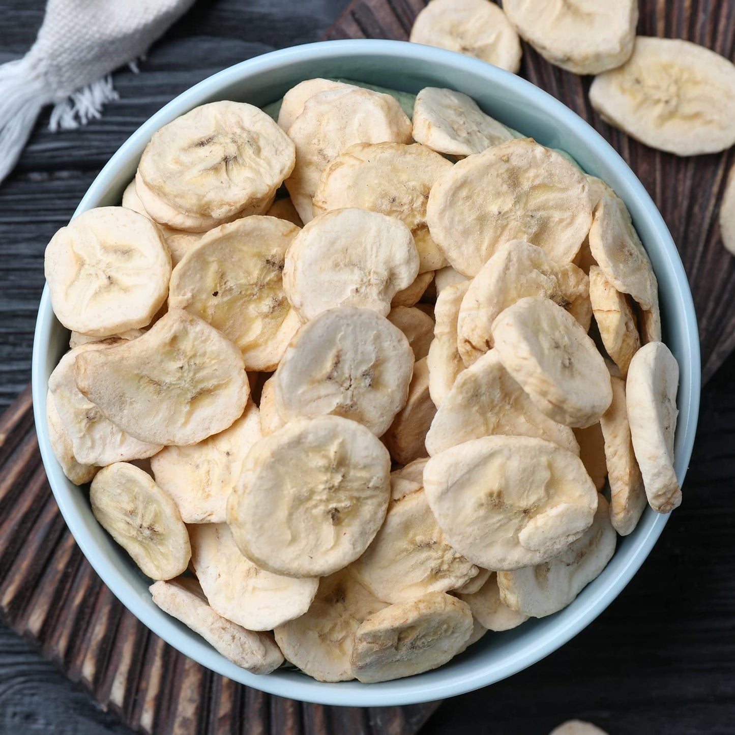 Plasterki banana liofilizowane 100g - chipsy bananowe liofilizowane - owoce suszone liofilizowane - plasterki banana suszonego do dekoracji, przekąsek, koktajli i deserów Produkty suszone Naty Shop