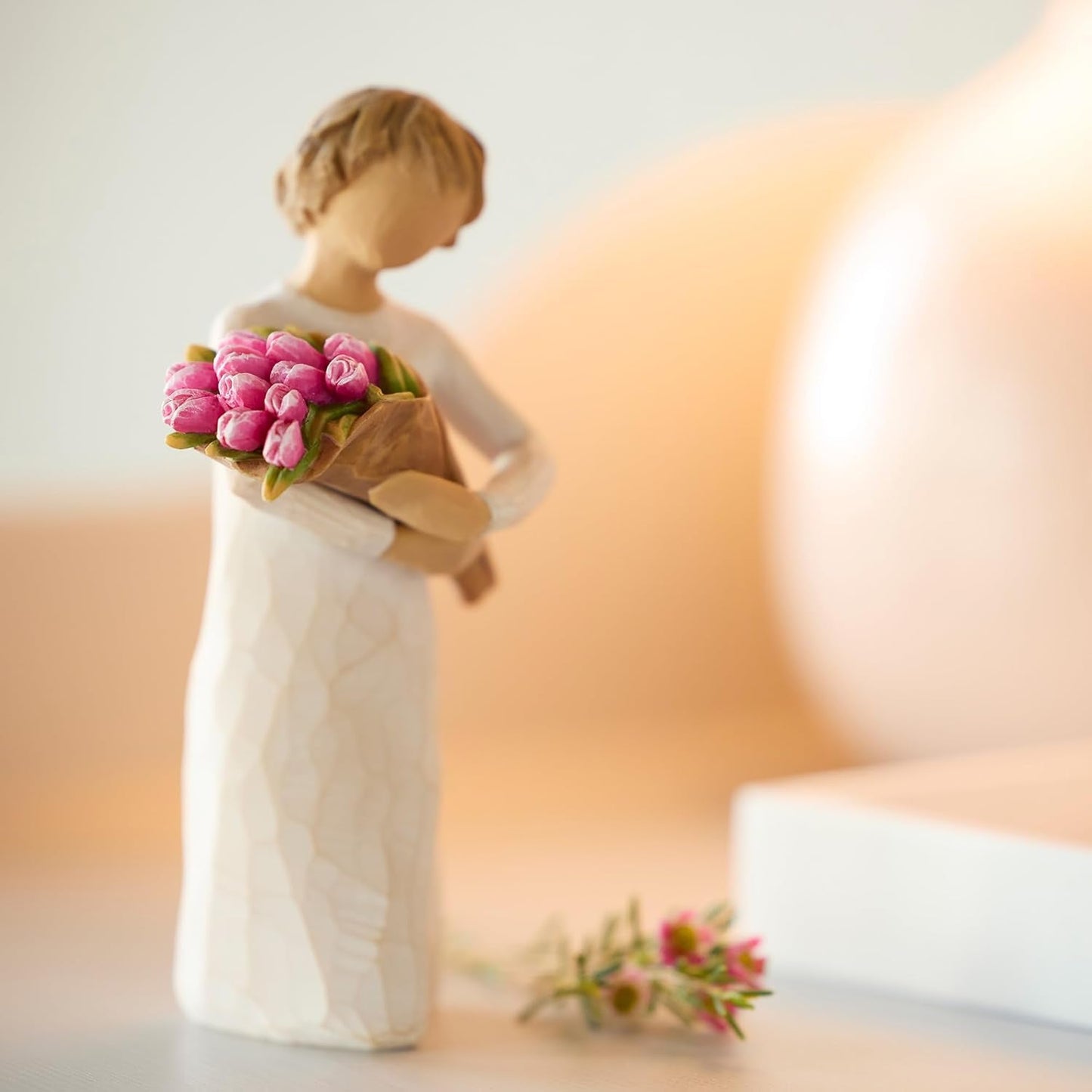 Figurka z jasną nadzieją. Figurki i rzeźby Naty Shop