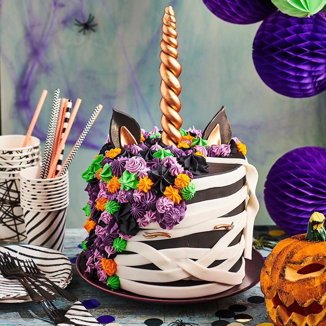 FunCakes Raven Black Fondant w rolce: łatwy w użyciu, gładki, elastyczny, miękki i elastyczny, idealny do dekoracji ciast, halal, koszerny i bezglutenowy, 250g Naty Shop pasta cukrowa