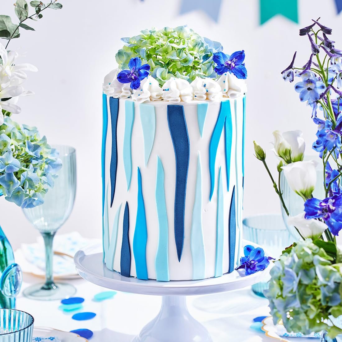 Rolada z fondantem FunCakes Demin Blue: łatwa w użyciu, gładka, elastyczna, miękka i giętka, idealna do dekoracji ciast, halal, koszerna i bezglutenowa, 250g Naty Shop Pasta cukrowa