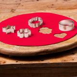 FunCakes Rolled Roll Fondant Disc Raven Black: Pyszny aromat waniliowy, 430 g & Rolled Roll Fondant Disc Fire Red: Pyszny aromat waniliowy, już skręcony, łatwy w użyciu, 430 g Naty Shop Pasta cukrowa