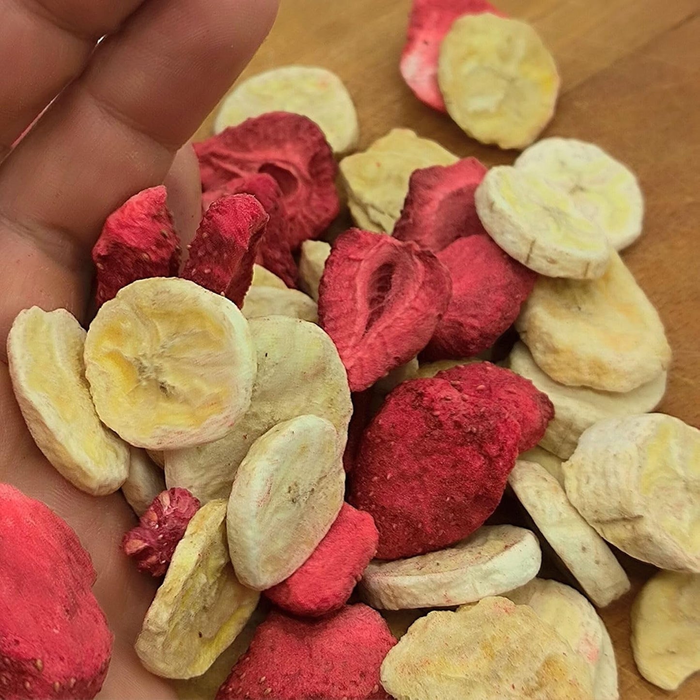 Mieszanka owoców liofilizowanych ErdBana XL 300g | Banany liofilizowane + truskawki liofilizowane Zestaw do degustacji owoców liofilizowanych | Mieszanka owoców liofilizowanych truskawkowo-bananowych | ZingyZoo Produkty odwodnione Naty Shop